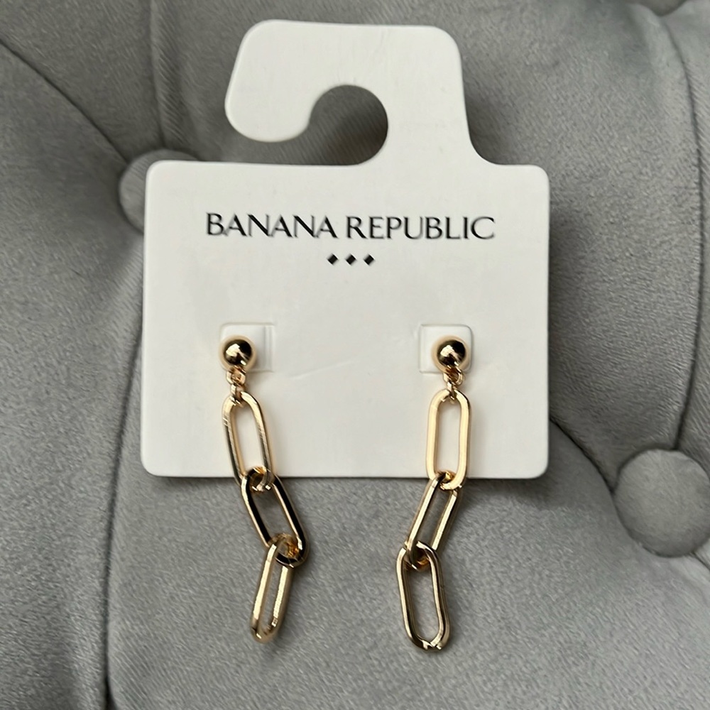 NWT Banana Republic Paperclip Earrings